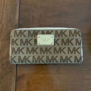 Michel kors wallet